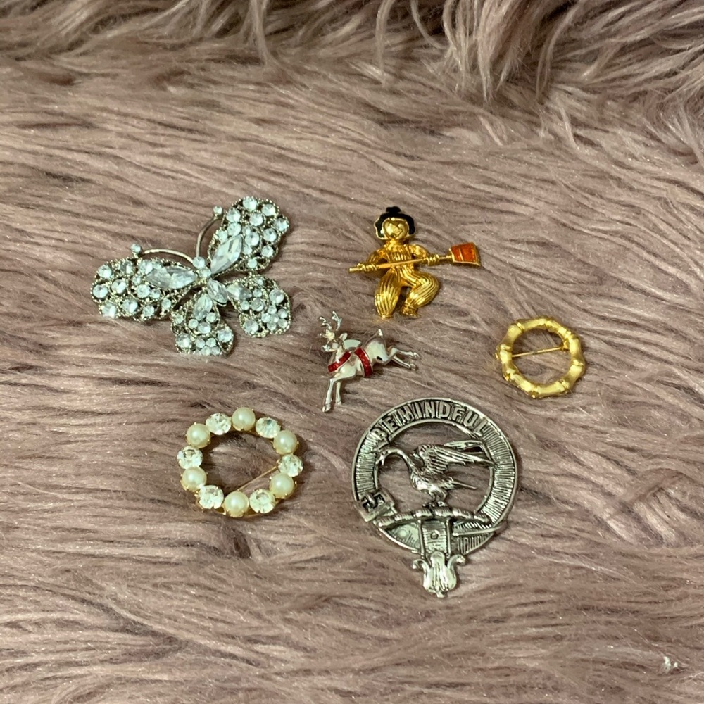 VINTAGE BROOCHES BUNDLE